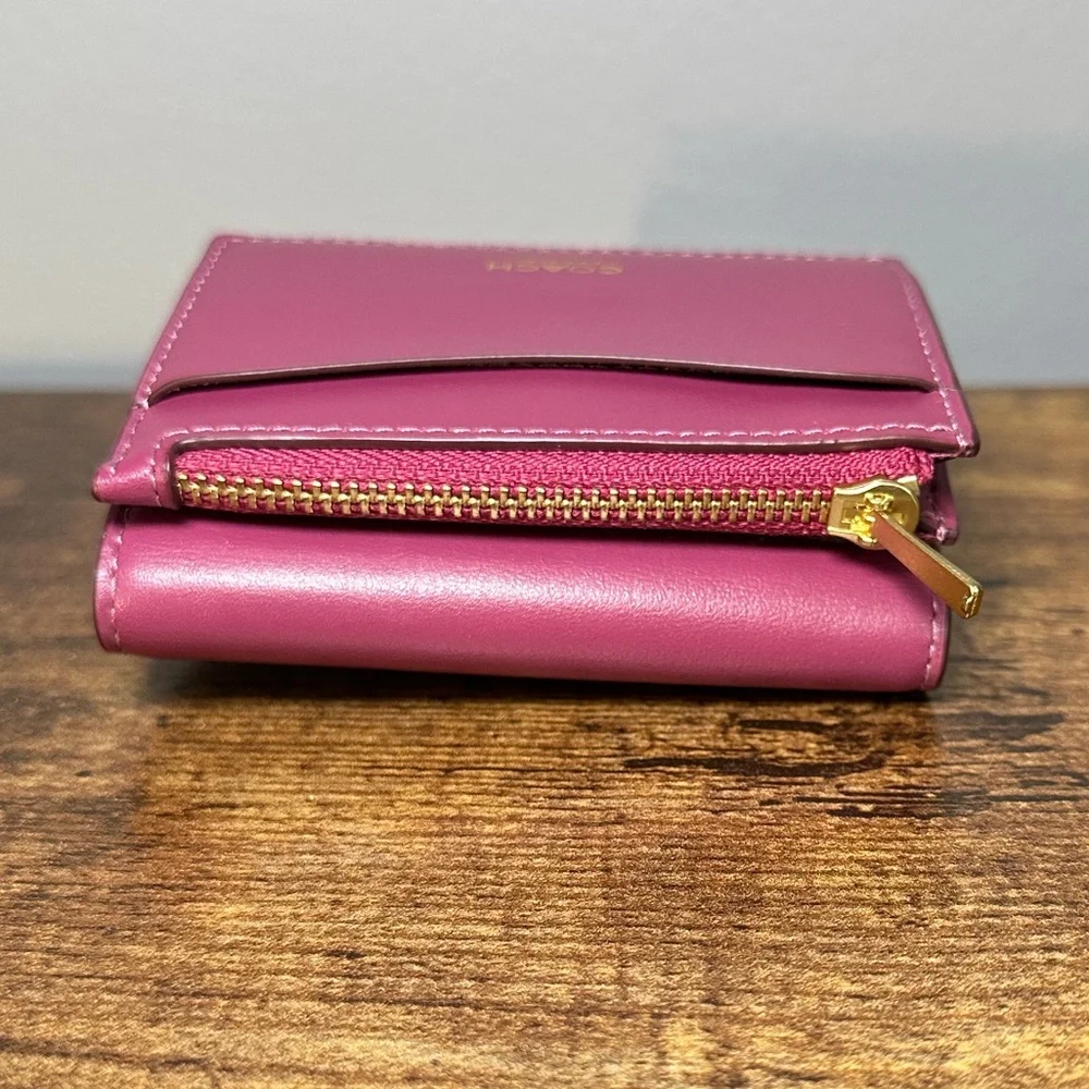 Coach Essential Card Holder Wallet - Picture 11 of 15